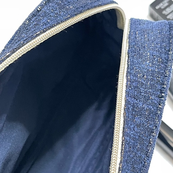 CHANEL LUXURY GIFT SET / POUCH & LIPGLOSS - Picture 7 of 14